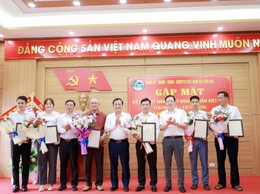 Xã Suối Hai gặp mặt doanh nghiệp nhân ngày Doanh nhân Việt Nam 13/10 và công bố quyết định thành lập Hội doanh nghiệp xã Suối Hai