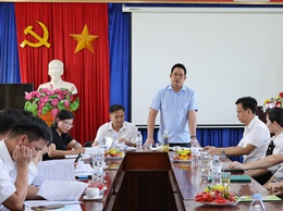 Ban Kinh tế - Ngân sách HĐND xã giám sát việc chấp hành pháp luật trong công tác tổ chức thực hiện thu và sử dụng các khoản thu tại trường THCS Thủy Xuân Tiên
