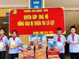 HƯỞNG ỨNG HOẠT ĐỘNG ỦNG HỘ ĐỒNG BÀO VÙNG LŨ VÀ QUỸ “VÌ NGƯỜI NGHÈO”