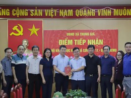 Phường Cửa Nam: trao quà hỗ trợ người dân bị ảnh hưởng mưa lũ