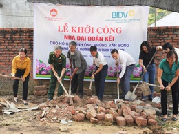 PHƯỜNG SƠN TÂY TỔ CHỨC  KHỞI CÔNG XÂY DỰNG NHÀ ĐẠI ĐOÀN KẾT CHO HỘ NGHÈO CÓ HOÀN CẢNH ĐẶC BIỆT KHÓ KHĂN