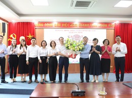 Đảng ủy xã Quang Minh gặp mặt nhân kỷ niệm ngày truyền thống của các ngành trong tháng 10/2025