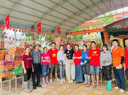 Phường Xuân Đỉnh: Nghĩa cử cao đẹp sau bão lũ