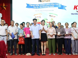 UB MTTQ xã Kiều Phú phối hợp với Công ty TNHH Đầu tư và Quản lý Bảo Lâm Holdings tổ chức chương trình phát tặng sữa cho trẻ em có hoàn cảnh khó khăn