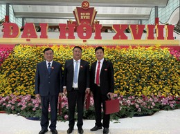 NHIỆT LIỆT CHÀO MỪNG ĐẠI HỘI ĐẠI BIỂU ĐẢNG BỘ THÀNH PHỐ HÀ NỘI LẦN THỨ XVIII, NHIỆM KỲ 2025 - 2030