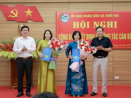   Xã Suối Hai công bố và trao các Quyết định về công tác cán bộ