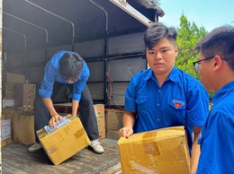 ĐOÀN XÃ GIA LÂM HƯỚNG VỀ THIẾU NHI VÙNG LŨ – LAN TỎA YÊU THƯƠNG, SẺ CHIA KHÓ KHĂN