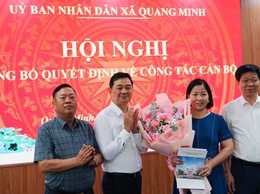 Xã Quang Minh công bố và trao quyết định bổ nhiệm Phó Trưởng Trạm Y tế