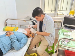 Trạm Y tế xã Đoài phương tổ chức khám, tư vấn và cấp thuốc miễn phí cho người cao tuổi