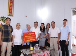 Xã Phú Nghĩa trao kinh phí hỗ trợ xây, sửa nhà ở cho người có công với cách mạng và thân nhân liệt sĩ (đợt 1 năm 2025)