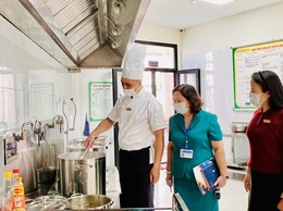 Bếp ăn bán trú an toàn nhìn từ những 