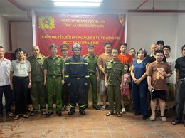 Công an phường Đống Đa tuyên truyền phòng cháy, chữa cháy và cứu nạn, cứu hộ tại khu dân cư