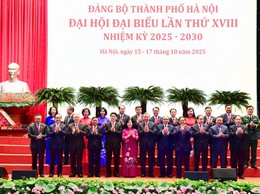 Đồng chí Bùi Thị Minh Hoài tiếp tục giữ chức Bí thư Thành ủy Hà Nội khóa XVIII.