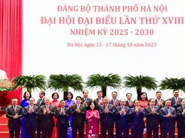 Đồng chí Bùi Thị Minh Hoài tiếp tục giữ chức Bí thư Thành ủy Hà Nội khóa XVIII