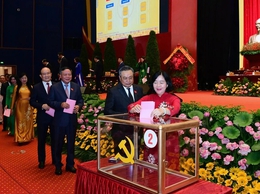 Chúc mừng đồng chí Bí thư Đảng ủy phường Cầu Giấy tham gia Ban Chấp hành Đảng bộ thành phố Hà Nội khóa XVIII, nhiệm kỳ 2025 - 2030