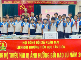 Ngành Giáo dục và Đào tạo xã Xuân Mai chung tay ủng hộ các trường bị ảnh hưởng bởi cơn bão số 10 và 11