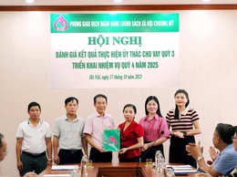 Phòng giao dịch Ngân hang Chính sách Xã hội Chương Mỹ ký hợp đồng tín dụng cho vay sinh viên học ngành Stem xã Phú Nghĩa