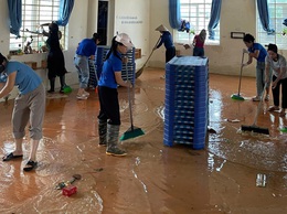 CDC Hà Nội giám sát công tác phòng chống dịch bệnh khu vực ngập lụt do mưa lũ tại xã Trung Giã