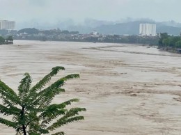 Cảnh báo khẩn cấp: lũ sông Hồng đã vượt mức báo động