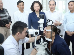 Xã Quang Minh khám, quản lý hồ sơ sức khỏe điện tử cho từng người dân