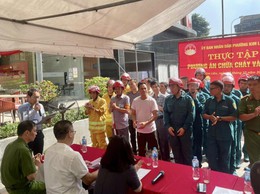 PHƯỜNG KIM LIÊN DIỄN TẬP PHƯƠNG ÁN CHỮA CHÁY, CỨU NẠN CỨU HỘ TẠI CHỢ A12 KHƯƠNG THƯỢNG