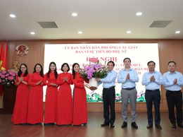 Phường Cầu Giấy gặp mặt cán bộ, công chức, viên chức, người lao động nữ cơ quan nhân kỷ niệm 95 năm ngày thành lập Hội Liên hiệp Phụ nữ Việt Nam và 15 năm ngày Phụ nữ Việt Nam