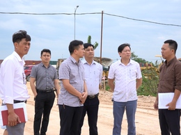 Đoàn công tác HĐND xã khảo sát tình hình giải ngân vốn đầu tư công và công tác giải phóng mặt bằng các dự án trên địa bàn