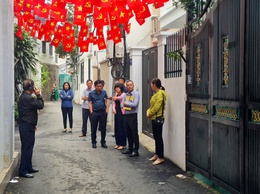 Thường trực Đảng ủy phường Bồ Đề khảo sát thực tế theo kiến nghị của các tổ dân phố tại kỳ họp giao ban quý III năm 2025