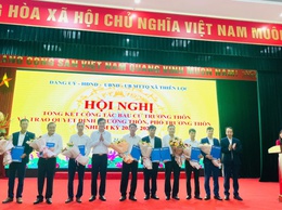 Xã Thiên Lộc tổ chức hội nghị tổng kết công tác bầu cử trưởng thôn và trao Quyết định trưởng thôn, phó trưởng thôn nhiệm kỳ 2025 – 2027