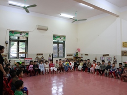 Kiểm tra tiền sử và tiêm chủng bù liều cho trẻ nhập học tại các cơ sở giáo dục mầm non, tiểu học trên địa bàn xã Phú Nghĩa năm 2025
