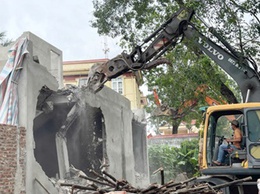 UBND xã Hoài Đức tổ chức cưỡng chế 4 trường hợp vi phạm pháp luật đất đai tại xã Đức Thượng (cũ)