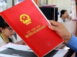 Người dân làm thủ tục chuyển nhượng, cấp sổ đỏ hưởng lợi trực tiếp từ Chiến dịch 90 ngày