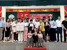 Lãnh đạo Sở Y tế Hà Nội thăm và tặng quà cho trẻ em có hoàn cảnh đặc biệt nhân dịp Tết Trung thu