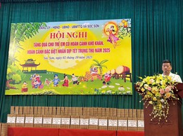 XÃ SÓC SƠN TRAO 250 SUẤT QUÀ CHO TRẺ EM NHÂN DỊP TẾT TRUNG THU 2025