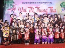 Đêm hội Trung thu ấm áp tại Bệnh viện đa khoa Phúc Thọ