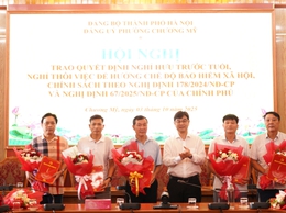 Đảng ủy phường Chương Mỹ tổ chức hội nghị trao Quyết định nghỉ hưu trước tuổi, nghỉ thôi việc cho cán bộ, công chức, viên chức theo Nghị định số 178/2024/NĐ-CP và Nghị định số 67/2025/NĐ-CP của Chính phủ