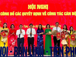 Đảng ủy phường Tây Tựu tổ chức Hội nghị công bố và trao Quyết định về công tác cán bộ