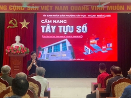 Nhân dân liên tổ dân phố Ngọa Long  và Văn trì  phường Tây Tựu được tiếp cận và hướng dẫn kiến thức, kỹ năng về chuyển đổi  số