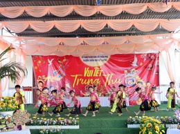TRƯỜNG MẦM NON MỸ LƯƠNG, TRƯỜNG TIỂU HỌC TRẦN PHÚ B TƯNG BỪNG TỔ CHỨC TẾT TRUNG THU CHO CÁC BÉ