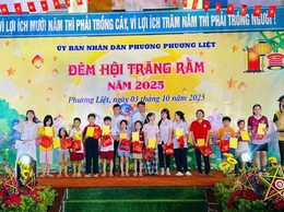 Thiếu nhi phương Phương Liệt vui Tết Trung thu và chia sẻ yêu thương