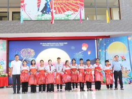 Trường THCS Xã Trần Phú: Tổ chức vui tết Trung Thu rộn ràng cho học sinh