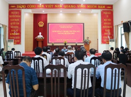 Đồng chí Nguyễn Trung Thành- Phó Bí thư Đảng ủy, Chủ tịch UBND xã Quốc Oai dự sinh hoạt chi bộ thường kỳ với Chi bộ thôn Quảng Yên