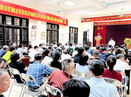ĐỒNG CHÍ LÃNH ĐẠO ĐẢNG ỦY XÃ NGỌC HỒI DỰ SINH HOẠT CHI BỘ TẠI THÔN LẠC THỊ