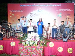 RỰC RỠ ĐÊM HỘI TRĂNG RẰM