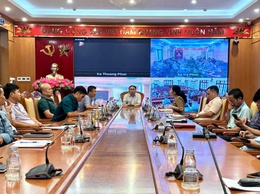 Xã Thanh Trì: Dự trực tuyến Hội nghị triển khai phương án ứng phó bão số 11, yêu cầu bảo đảm an toàn tuyệt đối cho nhân dân của Thành uỷ Hà Nội