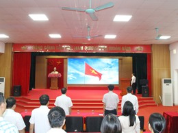 Phường Xuân Phương trang nghiêm thực hiện nghi lễ chào cờ đầu tháng 10