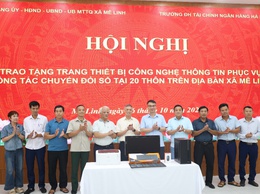 Xã Mê Linh tặng máy tính, máy in cho 20 thôn trên địa bàn