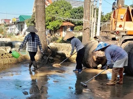 Thực hiện công tác vệ sinh môi trường trước và trong khi bị ngập lụt