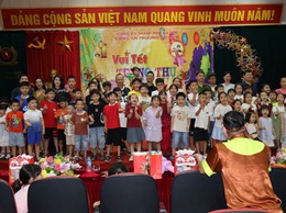Công an phường Từ Liêm tổ chức chương trình “Vui Tết Trung thu” cho con em cán bộ, chiến sĩ năm 2025