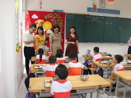 Ban Kinh tế - Ngân sách HĐND xã Thuận An giám sát Công tác tổ chức bữa ăn bán trú cho học sinh năm học 2025 - 2026 đối với trường Tiểu học Dương Quang